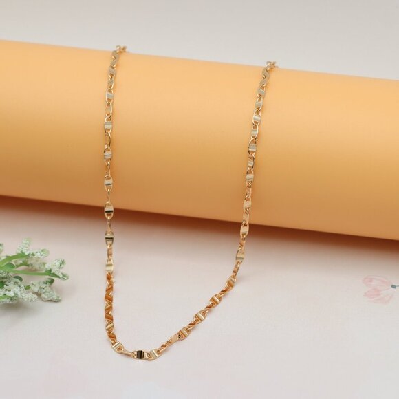 "Twisted Flat Link Rose Gold Necklace, Modern Chic Chain Design, XPNL0183 - Picture 7 of 12